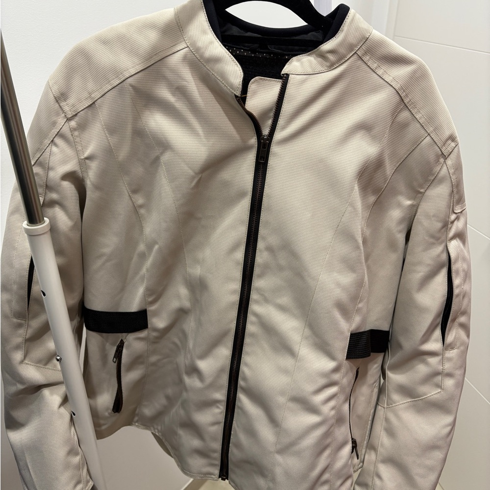 Street & Steel Women's Motorcycle Jacket Size 2x
Heart Throb 3 - like new